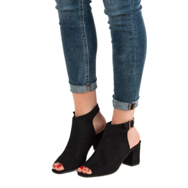 Super Mode Gebaute Sandalen an einer Bar schwarz 1