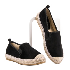 Fama Schwarze Slipper 2