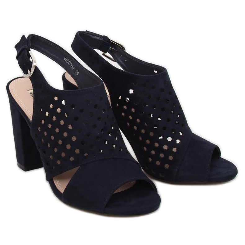 Marineblaue Sandalen mit Lochmuster WED557 Azul 2