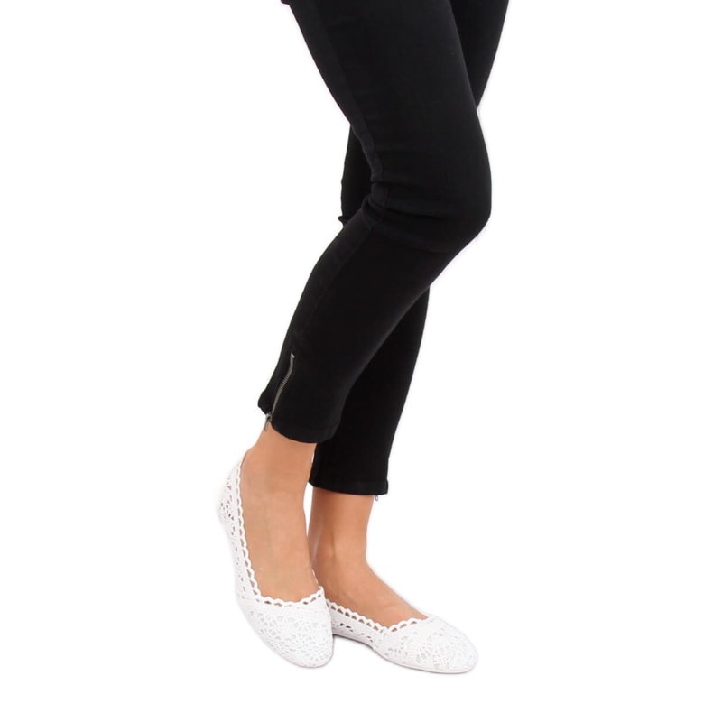 Weiße durchbrochene Ballerinas 4701 Weiß 1