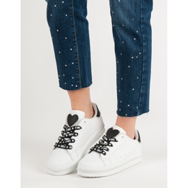 Sportschuhe zum Schnüren weiß 1