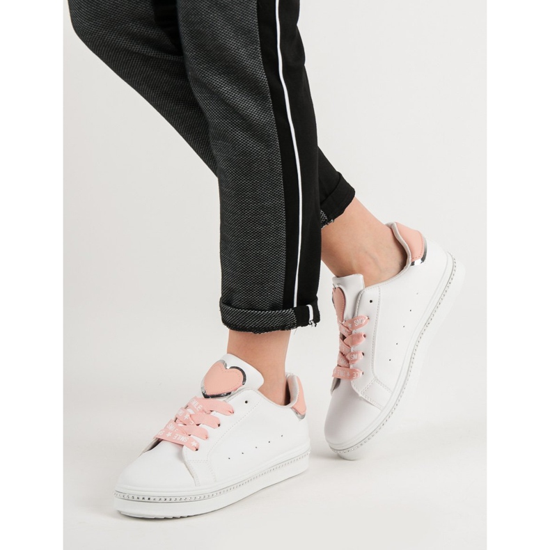 Sportschuhe zum Schnüren weiß 2