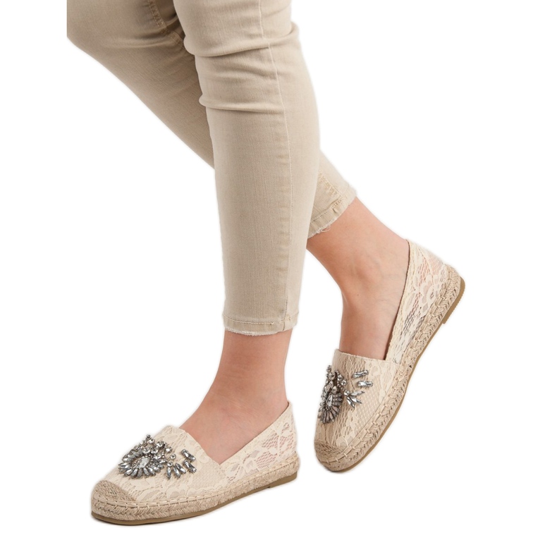 Bestelle Espadrilles aus Spitze mit Ornamenten braun 1