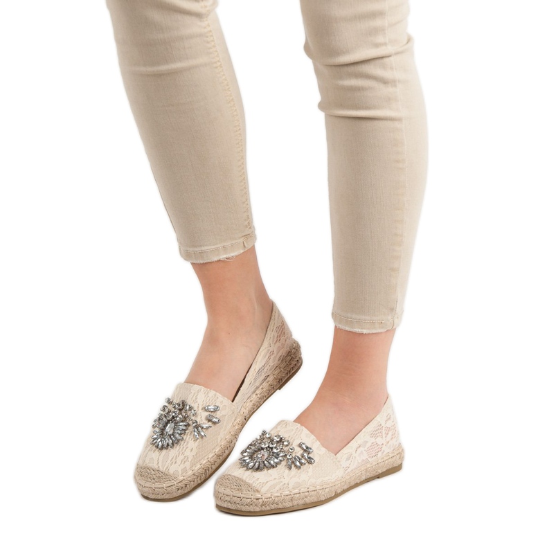 Bestelle Espadrilles aus Spitze mit Ornamenten braun 2