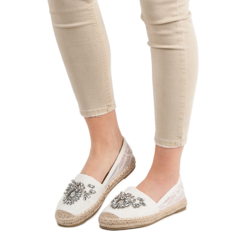 Bestelle Espadrilles aus Spitze mit Ornamenten weiß 1