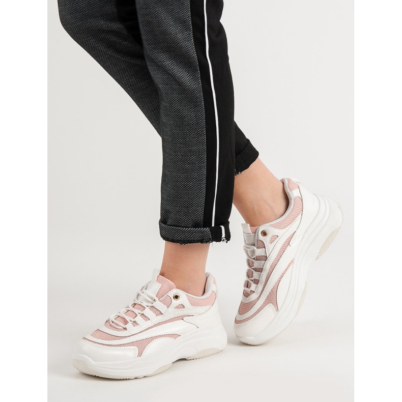 Weiße und rosa Turnschuhe 2