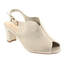 Sandalen auf dem Sergio Leone 800 Post beige golden 1