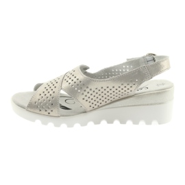 Goldene Damensandalen auf dem Keil Filippo 729 1