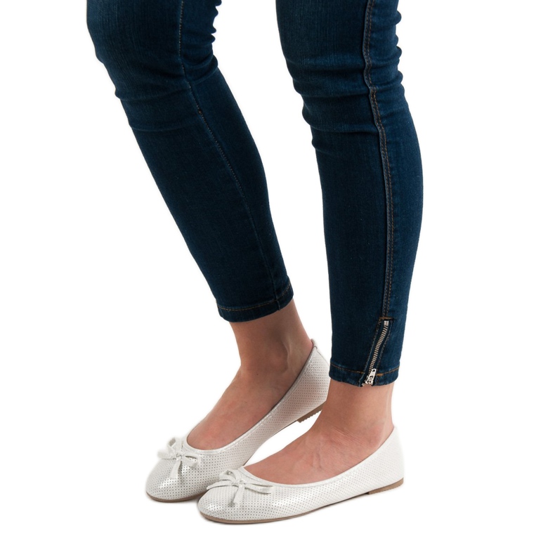 Evento Weiße Ballerina mit Schleife 1