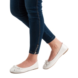 Evento Weiße Ballerina mit Schleife 2