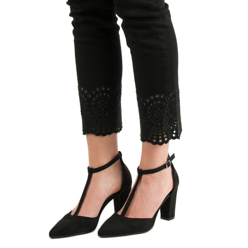 Primavera Schwarze Pumps auf einer Säule 2