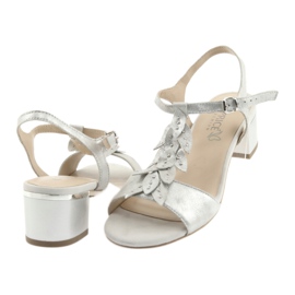 Bequeme Caprice Sandalen silber 28213 grau 4