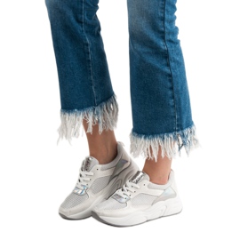 Ideal Shoes Weiße Sportschuhe 2