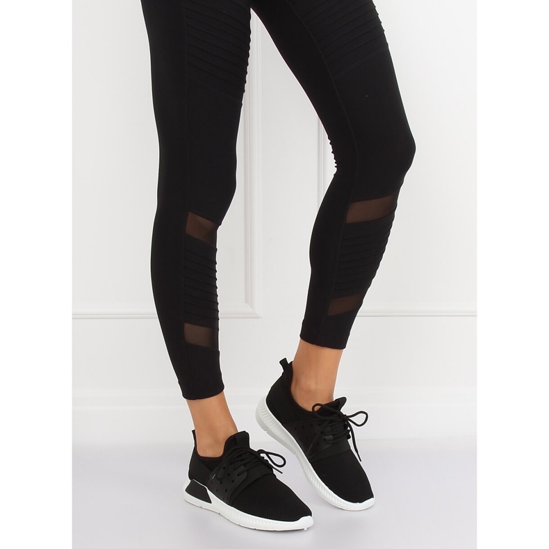 Schwarze Sportschuhe 7781-Y Schwarz 1