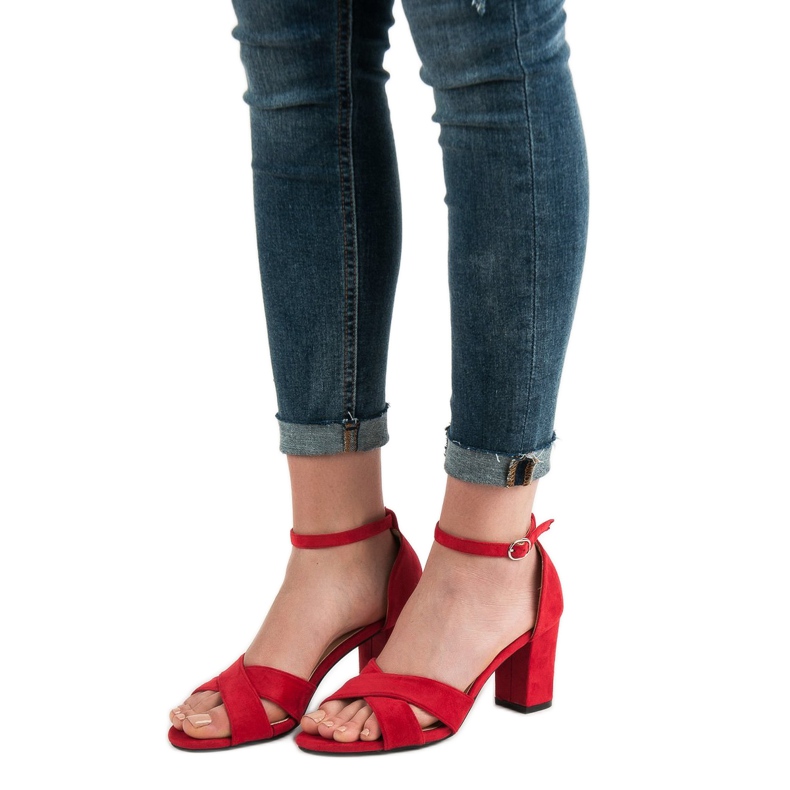 Best Shoes Rote Wildledersandalen 1