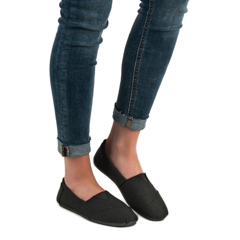 McKey Schwarze Slipper 1