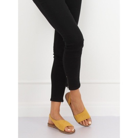 Gelbe asymmetrische Damensandalen 982 Gelb 2