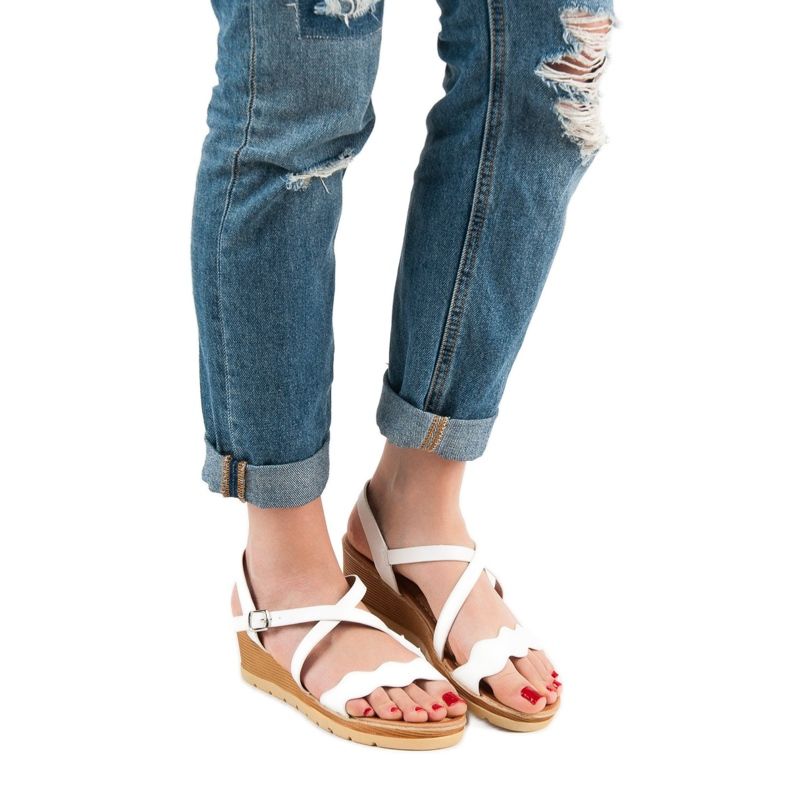 Best Shoes Weiße Keilsandalen 2