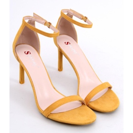 Gelbe Sandalen auf einem hohen Absatz NF-31P Yelow 1
