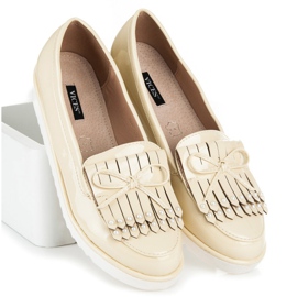 Gelb lackierte VICES Schuhe 1