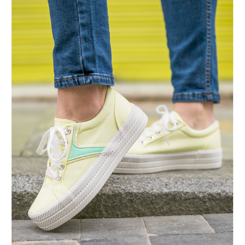 Kylie Turnschuhe auf der Plattform gelb 1
