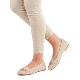 Small Swan Klassische hellbeige Mokassins 1