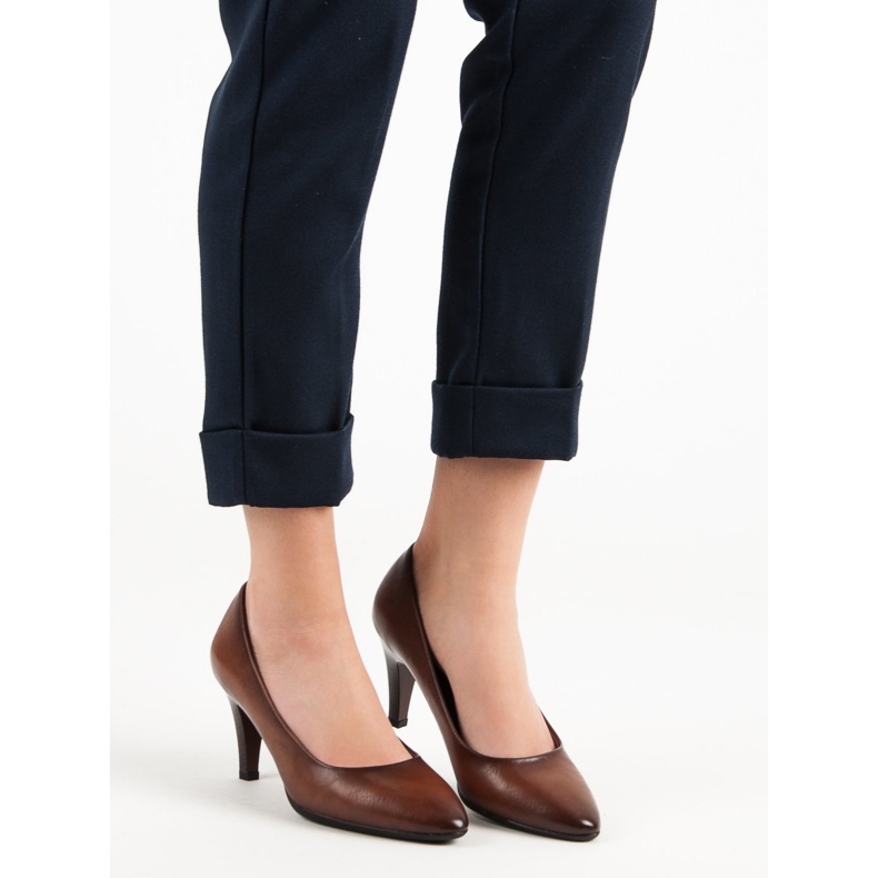 Vinceza Klassische braune Pumps 2