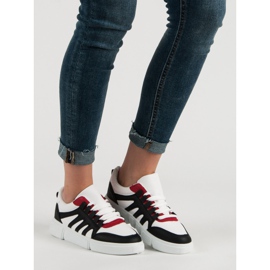 Bequeme Sportschuhe weiß schwarz 1