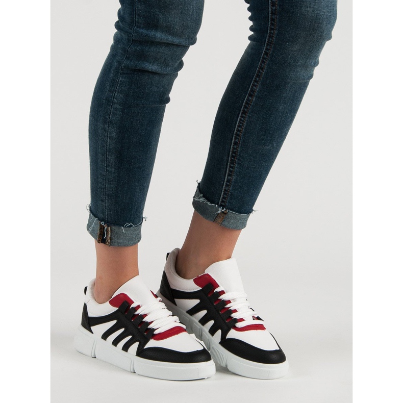 Bequeme Sportschuhe weiß schwarz 1