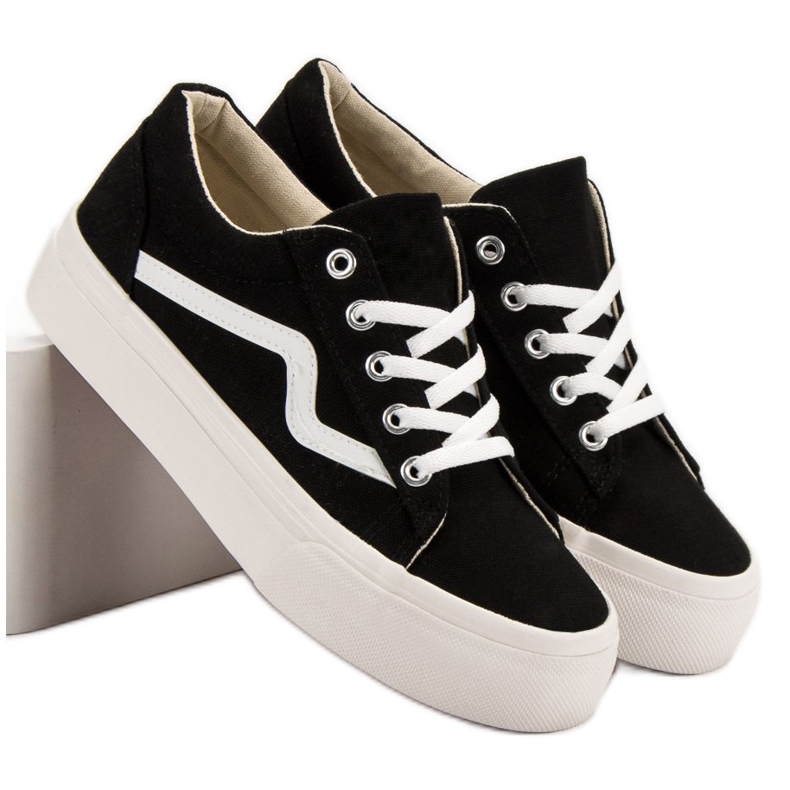 Kylie Modische schwarze Turnschuhe 1