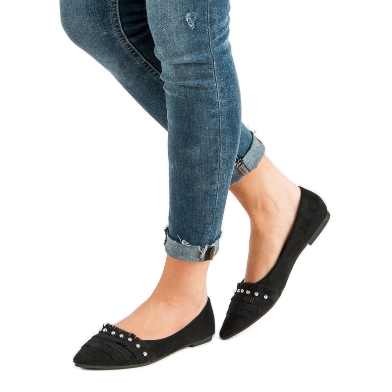 Schwarze Ballerina in Spitz 2