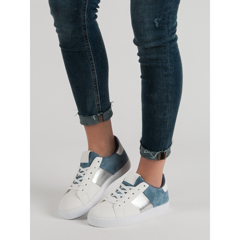 Bequeme Sportschuhe weiß blau 1