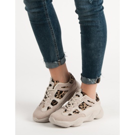Beige Sneakers mit Animal-Print 1