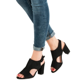 Durchbrochene Sandalen auf einem Pfosten schwarz 1