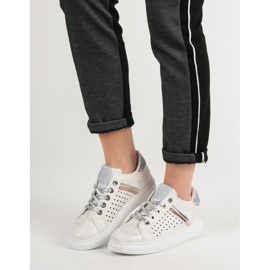 Modische Sportschuhe grau 1