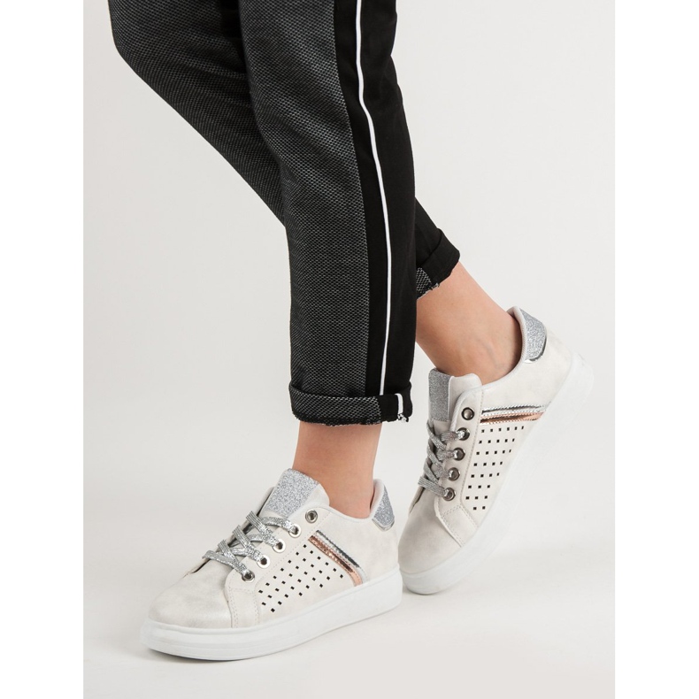 Modische Sportschuhe grau 2