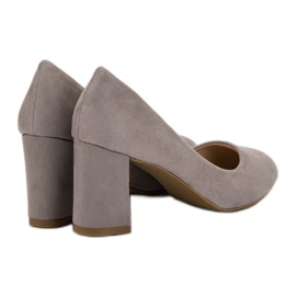 Super Mode Pumpen auf einer Säule grau 1