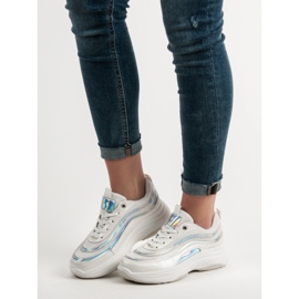 SHELOVET Turnschuhe auf der Plattform weiß 1