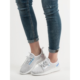 SHELOVET Weiße Sportschuhe 1