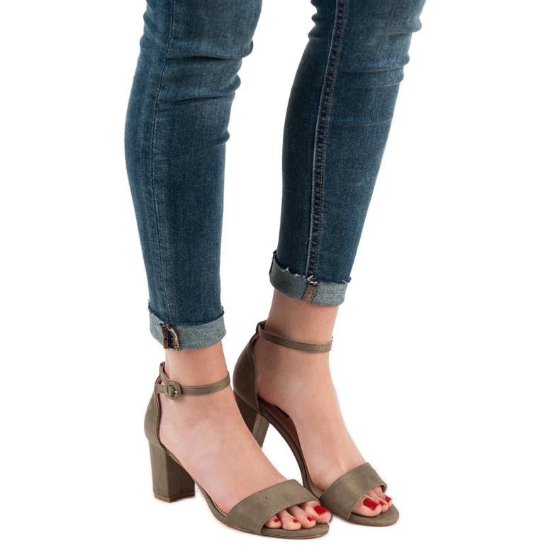 Stylische VICES Sandalen grün 2