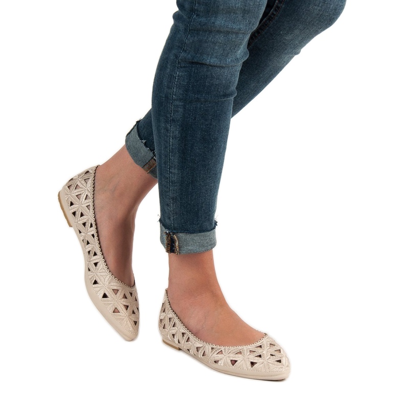 Durchbrochene VICES Ballerinas beige 2