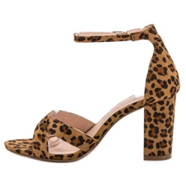 Ideal Shoes Sandalen an einer Bar braun 2