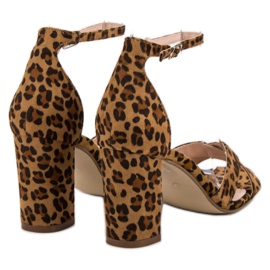 Ideal Shoes Sandalen an einer Bar braun 1