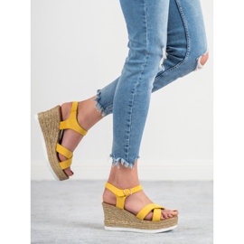 JESSY ROSS Gelbe Wildledersandalen 2