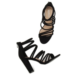 Schwarze Sandalen mit hohem Absatz AT-0662-L Schwarz 1