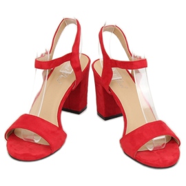 Rote Sandalen am Pfosten FH-3M25 Rot 1