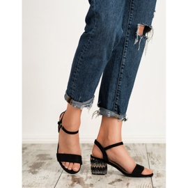 SDS Sandalen an einer Bar schwarz 1