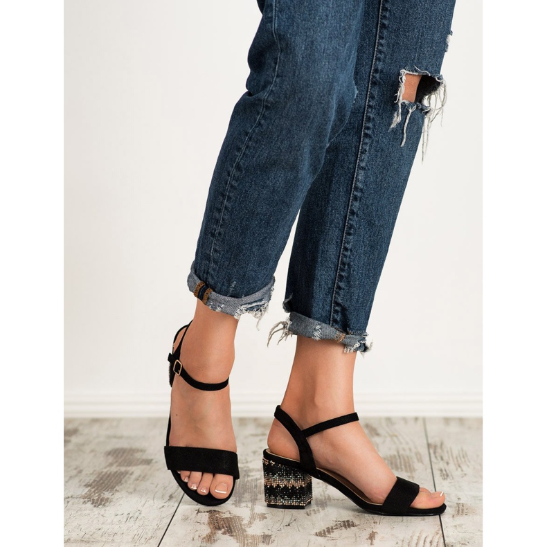 SDS Sandalen an einer Bar schwarz 1