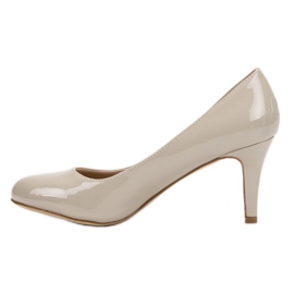 Small Swan Lackierte Pumps an einer Nadel beige 1
