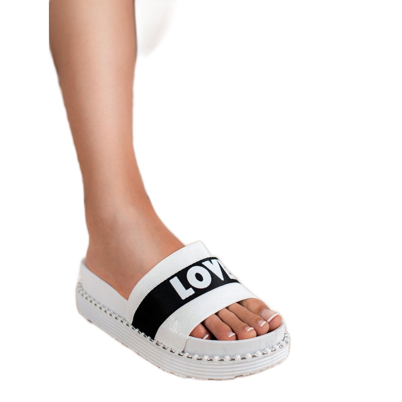 Erynn Liebe Wildlederhausschuhe weiß 2